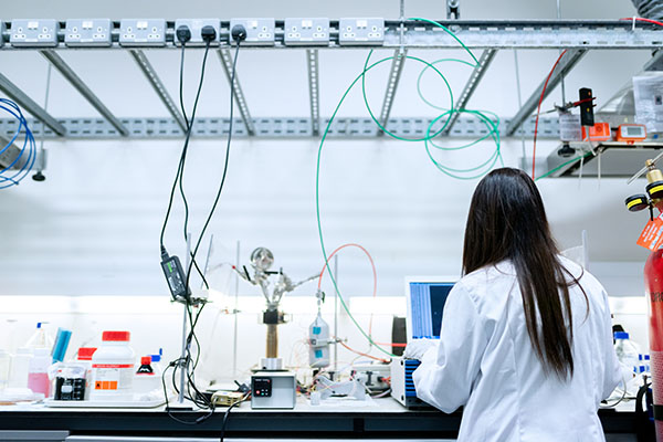 Women in the lab
